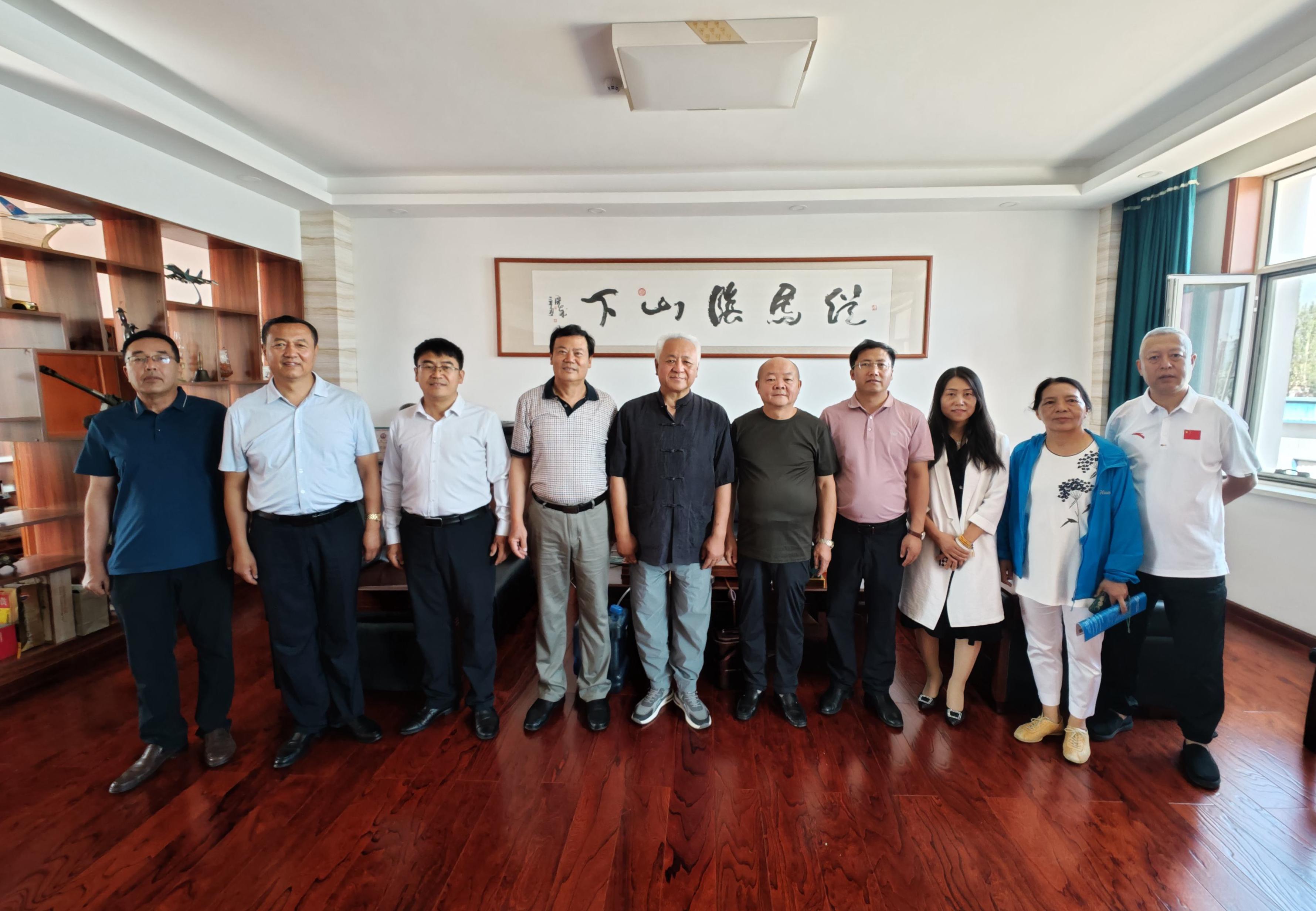 內(nèi)蒙古退役軍人就業(yè)創(chuàng)業(yè)促進會 內(nèi)蒙古能源職業(yè)學(xué)院領(lǐng)導(dǎo)蒞臨和利集團參觀指導(dǎo)