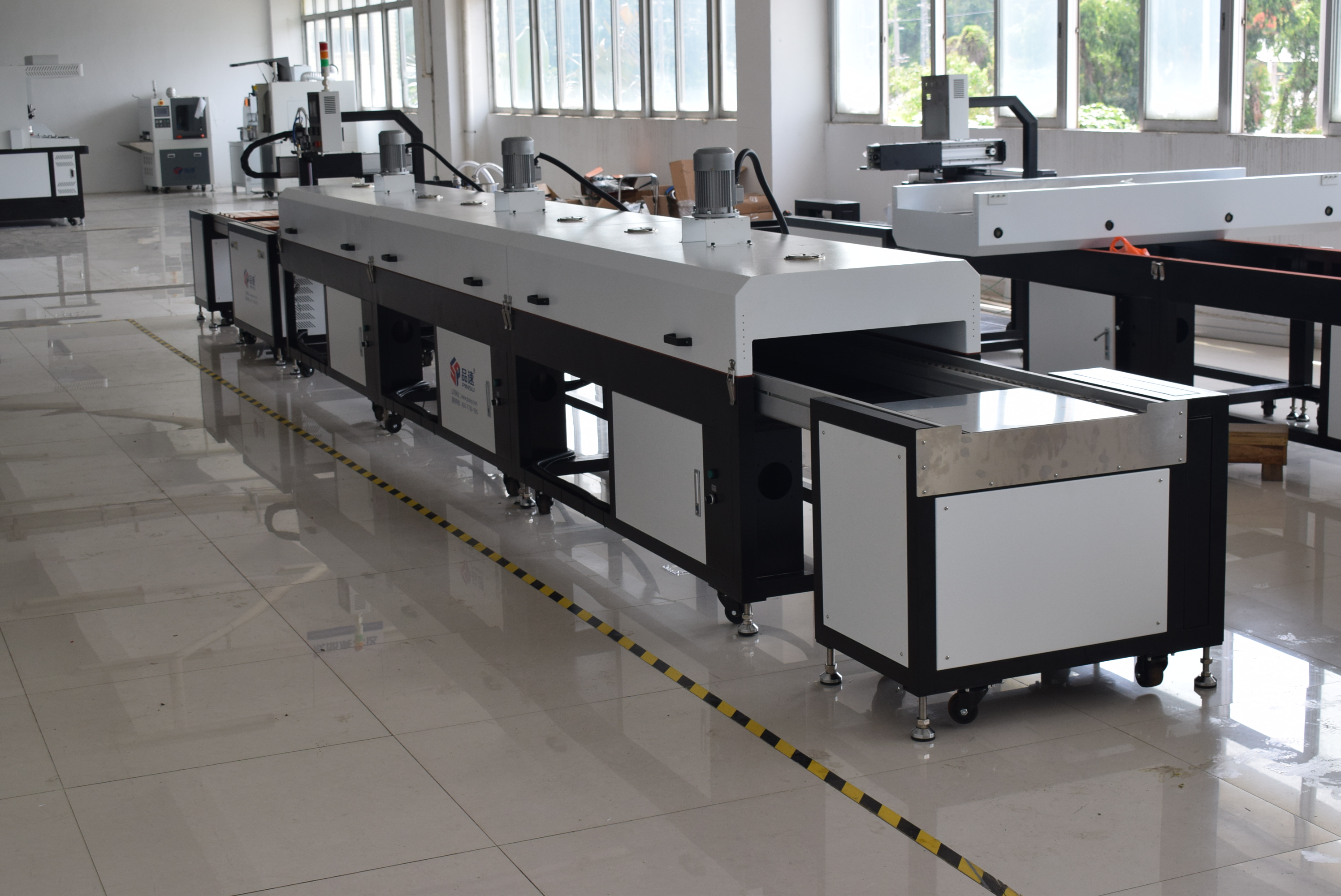 真空吸盤PU膠滴膠固化生產流